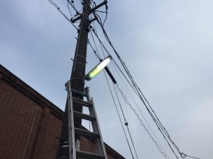 名古屋市中村区にて街路灯の電球の取換工事を行ってきました